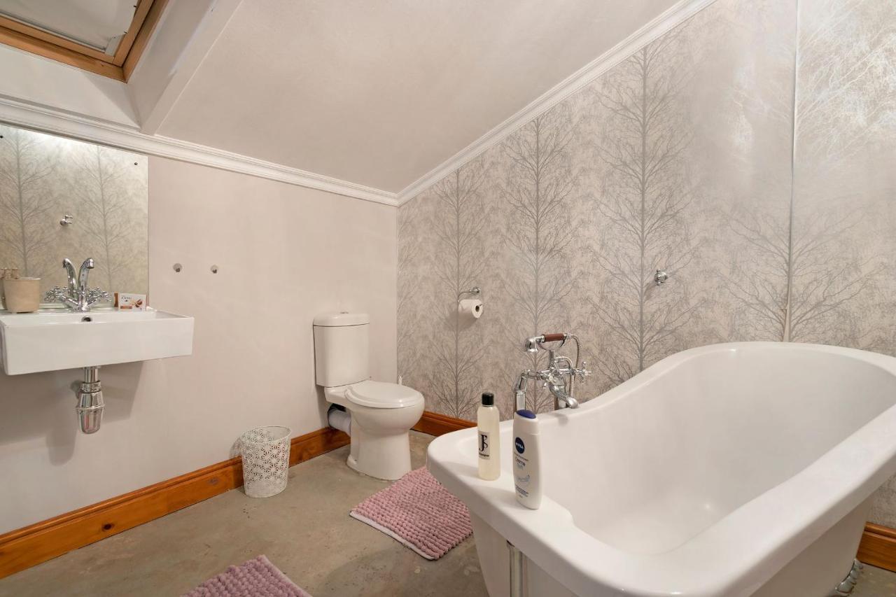 J'S Audacious Living Montagu Self Catering Apartment Exterior foto
