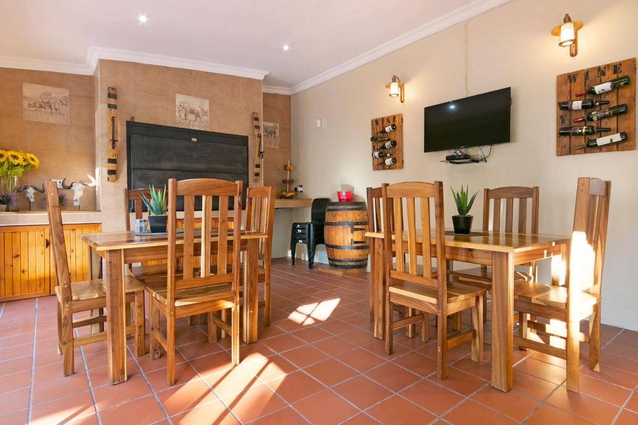 J'S Audacious Living Montagu Self Catering Apartment Exterior foto